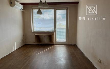 PREDANÉ - 2-izbový byt - Kpt. Jaroša, pôvodný stav, 58m2