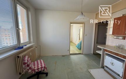PREDANÉ - 2-izbový byt - Kpt. Jaroša, pôvodný stav, 58m2