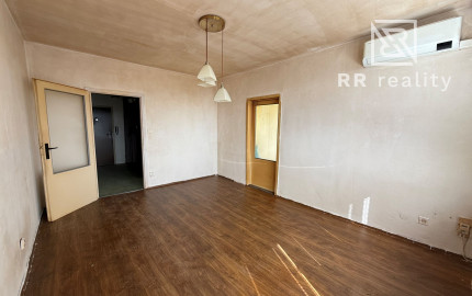 REZERVOVANÉ - 2-izbový byt - Kpt. Jaroša, pôvodný stav, 58m2