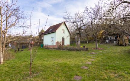 PREDANÉ - Záhrada s murovanou chatkou - Košické Oľšany