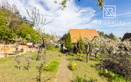 Chata v Baške len 6km od KE, pozemok s IS aj na výstavbu RD