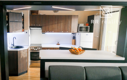 PREDANÉ - 2i byt 50m2 + loggia, Kysucké Nové Mesto - Kamence