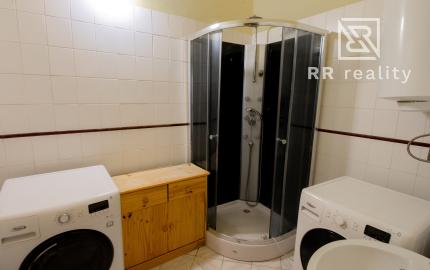 PREDANÉ - 3-izbový byt s krbom, 90 m2, centrum (Mäsiarska ul.)