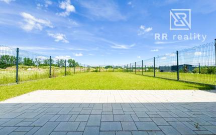 Skolaudovaná novostavba 2-podlažného RD 140m2, všetky IS