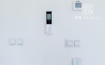 Skolaudovaná novostavba 2-podlažného RD 140m2, všetky IS