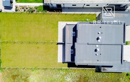 Skolaudovaná novostavba 2-podlažného RD 140m2, všetky IS