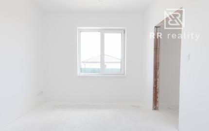 PREDANÉ - NOVÉ MOKRANCE - RD bungalov 140m2, TČ a rekuperácia v cene