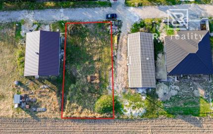 Stavebný pozemok 640m2 , Bačkovík - nová lokalita