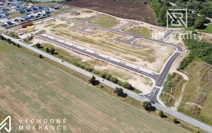 PREDANÉ - VÝCHODNÉ MOKRANCE, stavebný pozemok I8, 671m2, všetky IS
