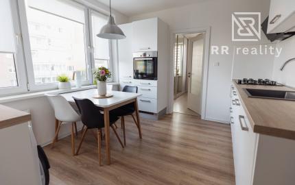 PREDANÉ - 3 izbový byt po kompletnej rekonštrukcii - Karpatská ul.