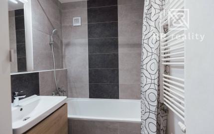 PREDANÉ - 3 izbový byt po kompletnej rekonštrukcii - Karpatská ul.