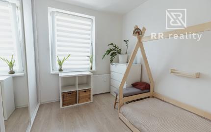 PREDANÉ - 3 izbový byt po kompletnej rekonštrukcii - Karpatská ul.