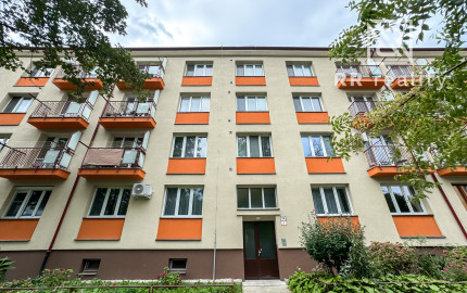 PREDANÉ 3izbový tehlový byt 72m2+9m2 pivnica