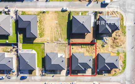 PREDANÉ - Novostavba 4i RD, NOVÉ MOKRANCE, všetky IS, asfaltové cesty