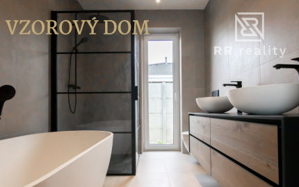VÝCHODNÉ MOKRANCE, bungalov 139m2, pozemok 673m2, komplet IS