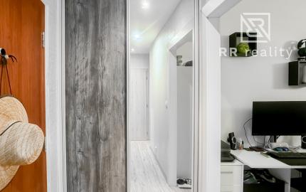 PREDANÉ 1,5 izbový pražský byt 40m2, Krosnianska ul.