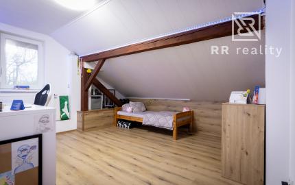 PREDANÉ - 6-izbový RD po rekonštrukcii v Rudníku na pozemku 1794m2