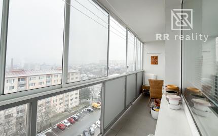 PRENÁJOM 2i Turgenevova, 650€ vrátane energií, internetu, TV