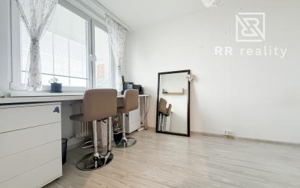 PRENÁJOM 2i Turgenevova, 650€ vrátane energií, internetu, TV