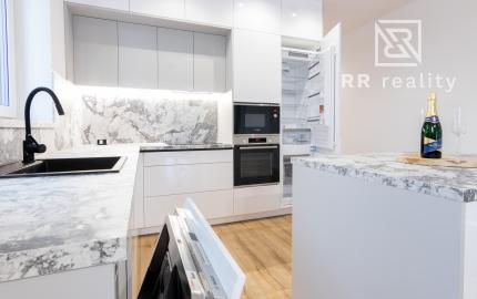 Luxusná moderná novostavba na kľúč - Nováčany 15 min od KE
