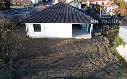 ĎURKOV, novostavba RD na kľúč, pozemok 600m2, komplet IS, TČ