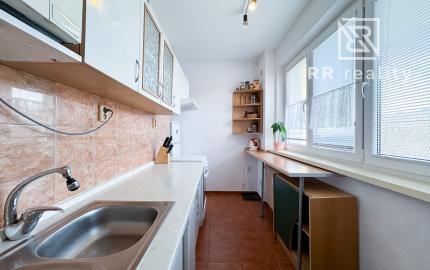 PREDANÉ - Na predaj 4i byt s loggiou, Terasa - Čapajevova