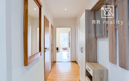 PREDANÉ - Na predaj 4i byt s loggiou, Terasa - Čapajevova