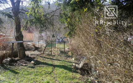 Stavebný pozemok Myslava 821m2 - IS na pozemku