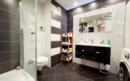 PREDANÉ - 3 izbový byt 54m2+6m loggia, Juh - Rosná