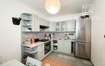 PREDANÉ - 3 izbový byt 54m2+6m loggia, Juh - Rosná
