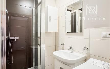 PREDANÉ - 1-izbový byt 40m2 , kompl. rekonštrukcia, Košice-Staré mesto