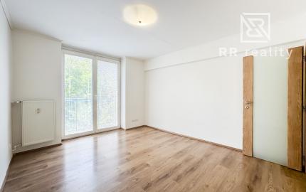 PREDANÉ - 1-izbový byt 40m2 , kompl. rekonštrukcia, Košice-Staré mesto