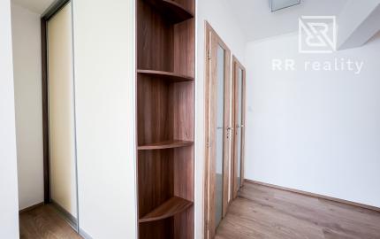 PREDANÉ - 1-izbový byt 40m2 , kompl. rekonštrukcia, Košice-Staré mesto