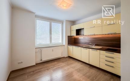 PREDANÉ - 1-izbový byt 40m2 , kompl. rekonštrukcia, Košice-Staré mesto