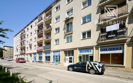 PREDANÉ - 1-izbový byt 40m2 , kompl. rekonštrukcia, Košice-Staré mesto