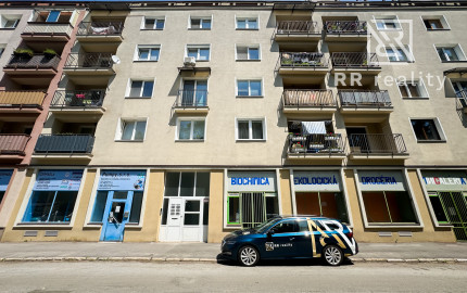 PREDANÉ - 1-izbový byt 40m2 , kompl. rekonštrukcia, Košice-Staré mesto