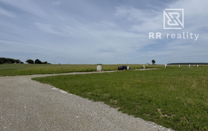 PREDANÉ - Stavebný pozemok v novej IBV, Ďurďošík – 589 m², IS, rovina