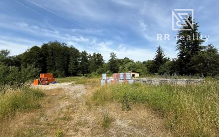 Stavebný pozemok Svinica 1335m2