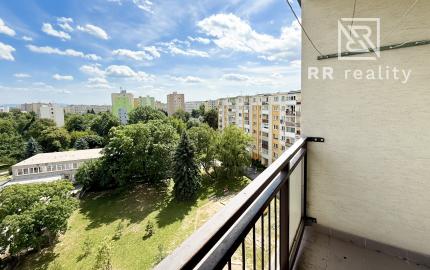 PREDANÉ - 4 izbový byt s loggiou, 82 m2, Terasa