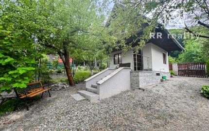 ZNÍŽENÁ CENA - Sokoľ - záhrada s chatkou, 9km od Košíc