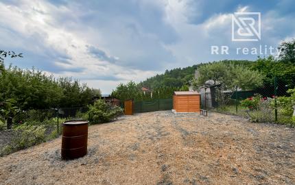ZNÍŽENÁ CENA - Sokoľ - záhrada s chatkou, 9km od Košíc