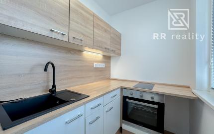 PREDANÉ - 1-izbový byt, TERASA - Tr. SNP, nová rekonštrukcia