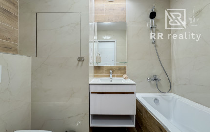 PREDANÉ - 1-izbový byt, TERASA - Tr. SNP, nová rekonštrukcia