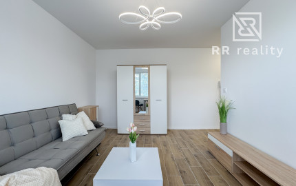 PREDANÉ - 1-izbový byt, TERASA - Tr. SNP, nová rekonštrukcia