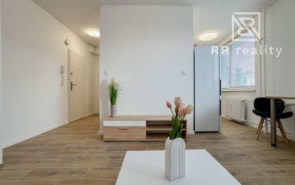 PREDANÉ - 1-izbový byt, TERASA - Tr. SNP, nová rekonštrukcia