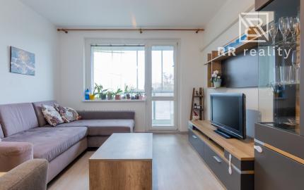 REZERVOVANÉ - TERASA - 3i byt 68m2 + loggia, Muškátová