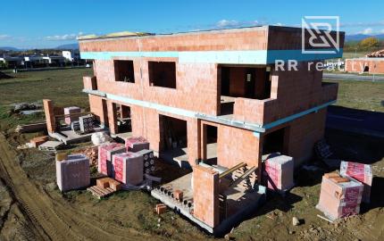 UVÁDZACIA CENA Novostavba Dvojdom - VÝCHODNÉ MOKRANCE