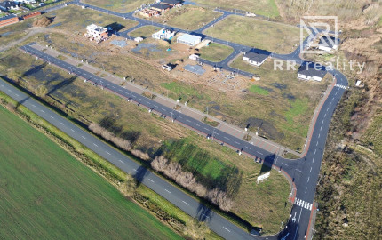 Stavebné pozemky-hotové všetky IS, chodníky, asfaltové cesty