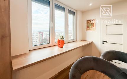 Na predaj luxusný 3-izbový byt s klimatizáciou na Juhu