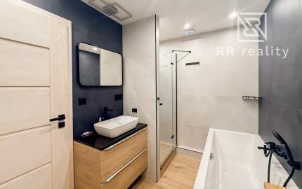 Na predaj luxusný 3-izbový byt s klimatizáciou na Juhu